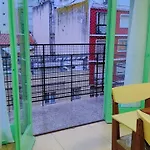 Departamento Centrico Con Balcon A La Calle