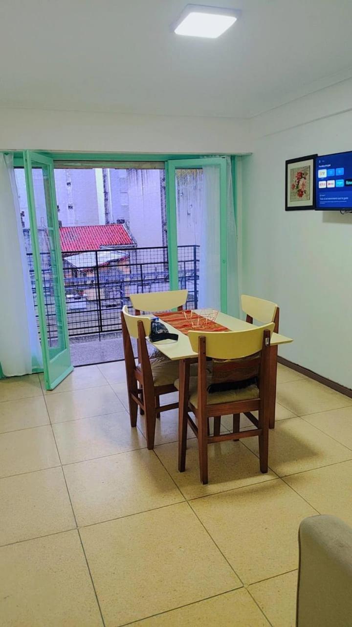 Departamento Centrico Con Balcon A La Calle Apartamento *